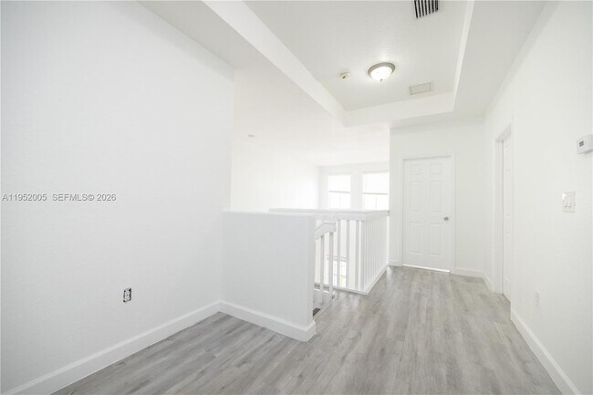 Building Photo - 2532 SE 15th Ct