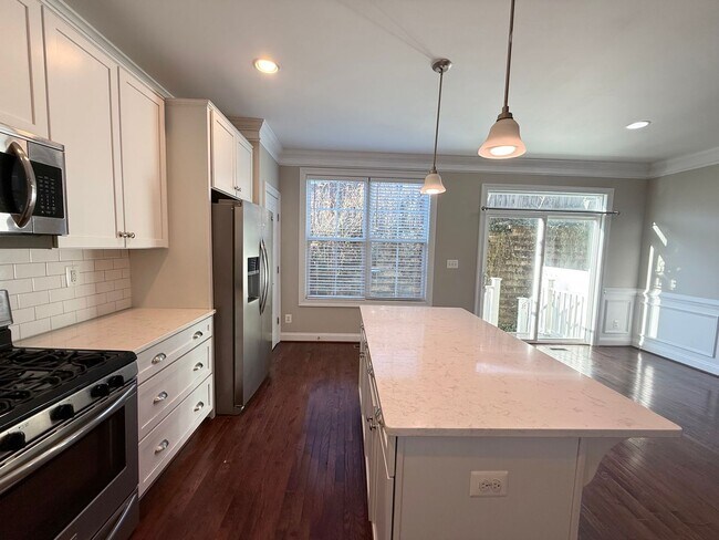 Building Photo - 2126 Avinity Loop