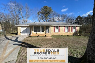 Building Photo - Charming Cul-de-Sac Brick Home | 3BR + Bonus Room | 2 Full Baths