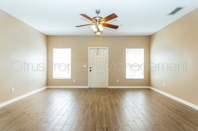 Building Photo - Daniels Landing 2/2.5 Townhome available now!