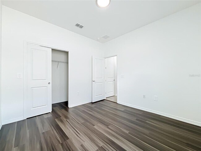Building Photo - 643 Grove St