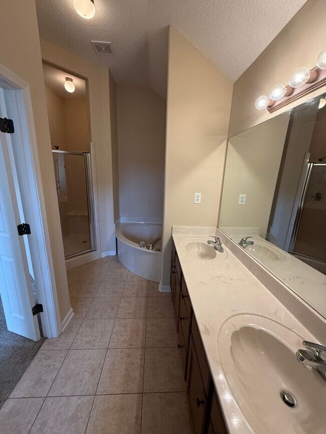 Building Photo - Gated Community - 3 Bedroom 2 Bathroom Cordova Rental Home