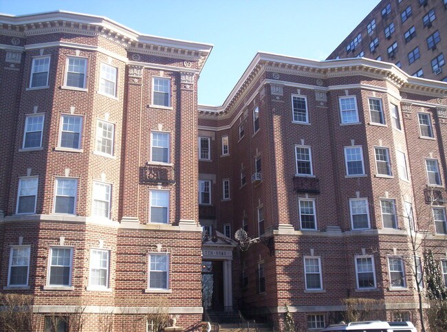 Building Photo - 756 S Front St