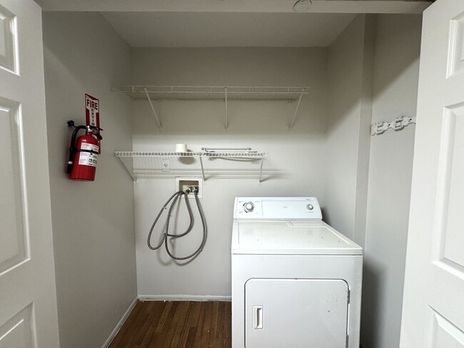 Building Photo - 652 Kenwick Cir
