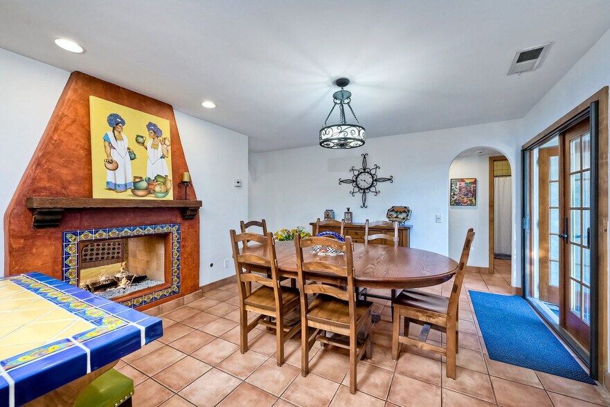 Building Photo - 5100 El Arbol Dr