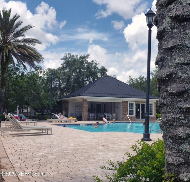 Building Photo - 5851 Parkstone Crossing Dr