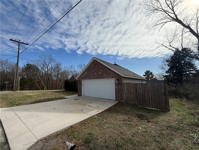 Building Photo - 28 Kincardine Dr