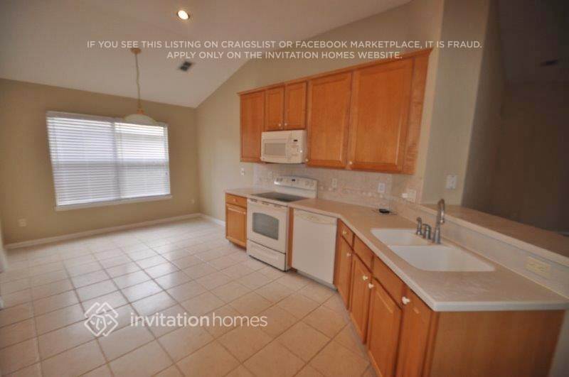 Building Photo - 1620 Merroway Ln