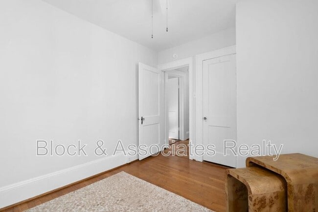 Building Photo - 1807 Sunset Dr