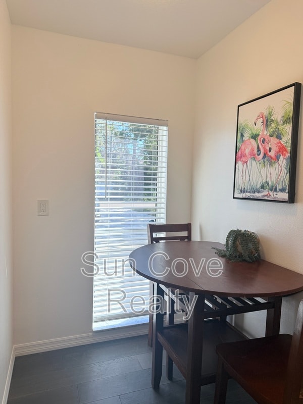 Building Photo - 13854 77th Ave