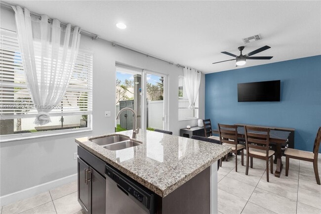 Building Photo - 4813 NW 48th Terrace