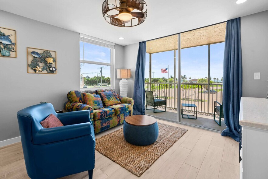 Primary Photo - 5600 Bonita Beach Rd SW