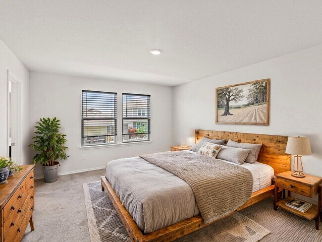 Building Photo - Welcome to your chic and spacious retreat