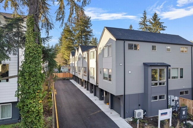 Building Photo - 18007 3rd Ave NE