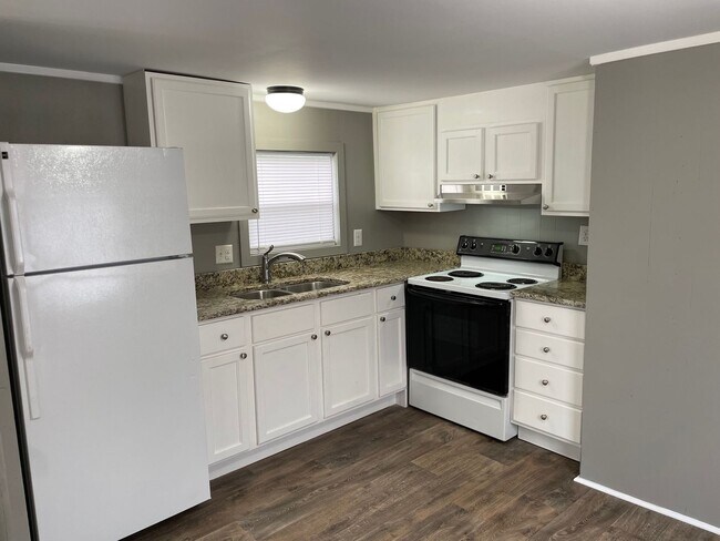 Building Photo - 3 BDRM 1/5 BA SINGLEWIDE MOBILE HOME IN PARK,INSIDE PETS OK WITH $25 EXTRA PER MONTH & $250 NON-R...