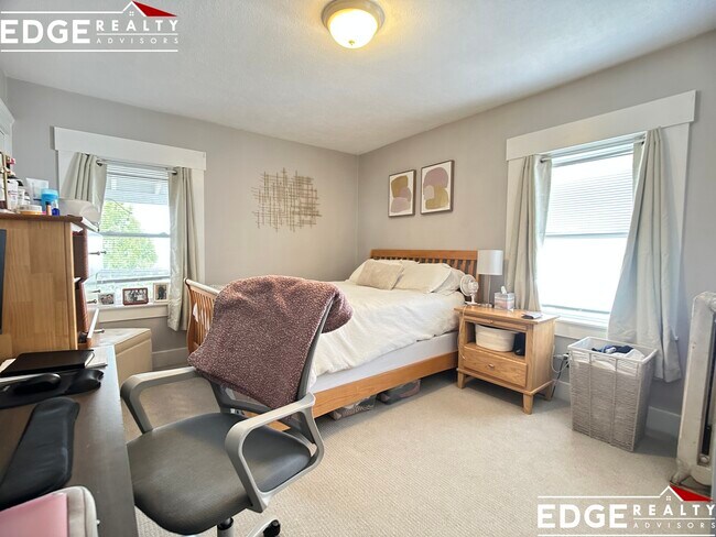 Building Photo - 30 Hobson St