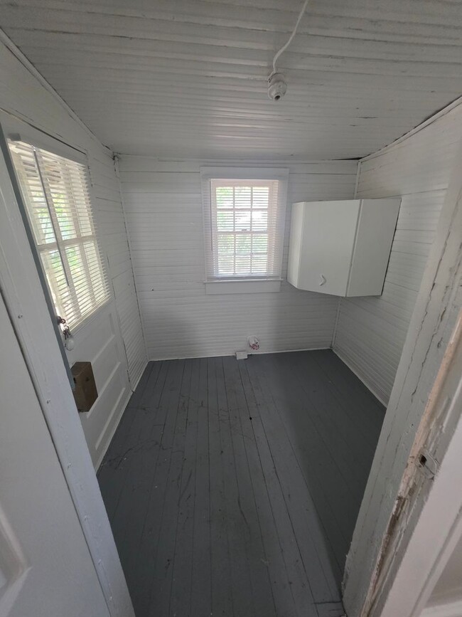 Building Photo - 4438 Stowe St