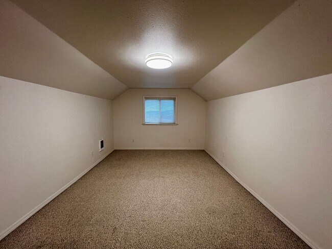 Building Photo - 261 Wilcox Rd