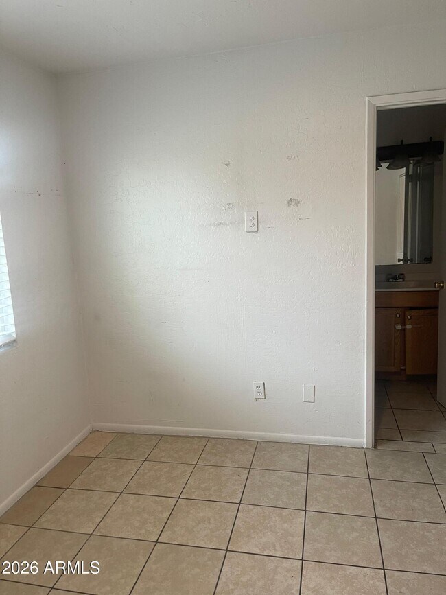 Building Photo - 2240 W Southern Ave