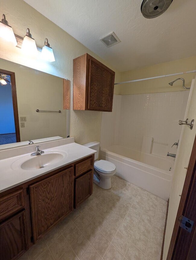 Building Photo - 3201 Lois Arlene Cir
