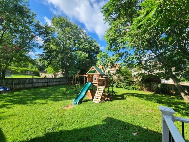 Building Photo - Move in Special--Half off 1st months rent!