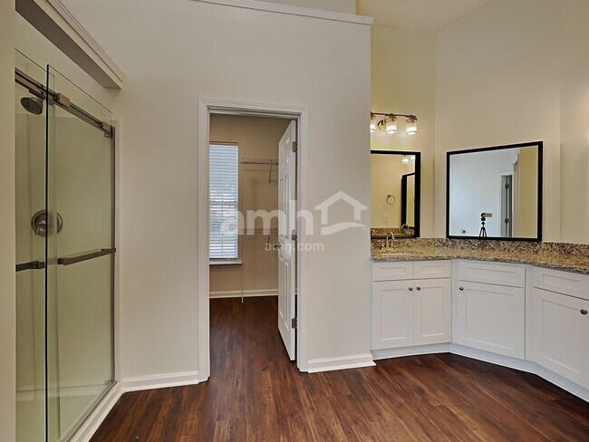 Building Photo - 8 Smokehouse Dr