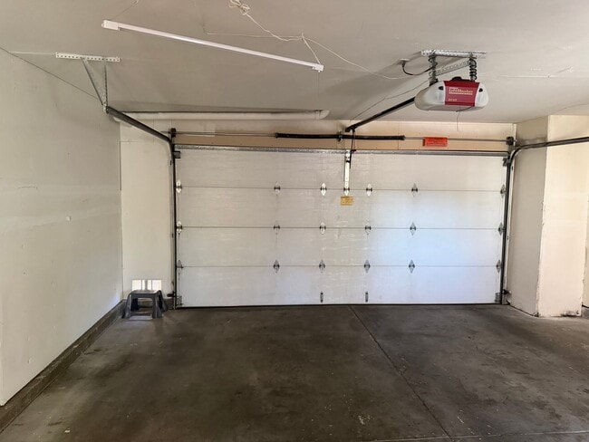 Building Photo - Santa Clara- Park Villas-Single story unit with community pool!