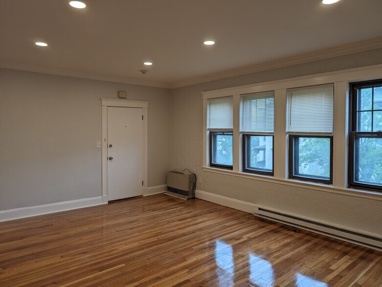 Building Photo - 720 Winthrop Ave