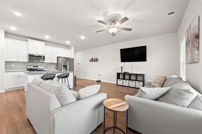 Building Photo - 6373 Rosetta Dr