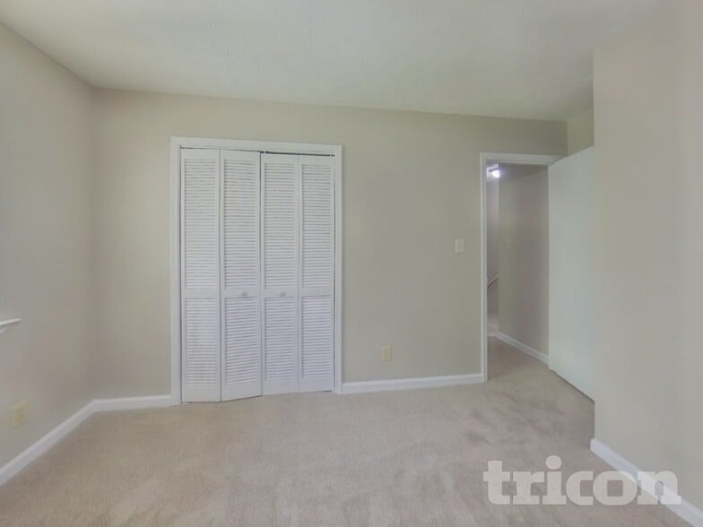 Building Photo - 208 Glenloch Ct