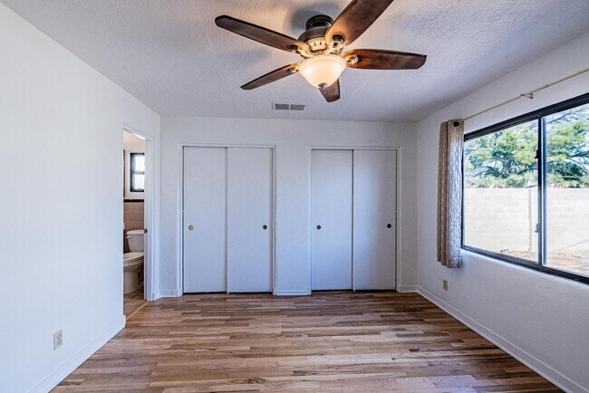 Building Photo - 624 Adams St NE