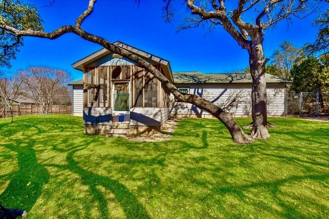 Building Photo - 16001 Awalt Dr