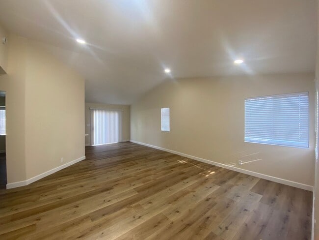 Building Photo - Fully Renovated Single Story Vacaville Home