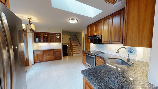 Building Photo - 2235 Prairie St