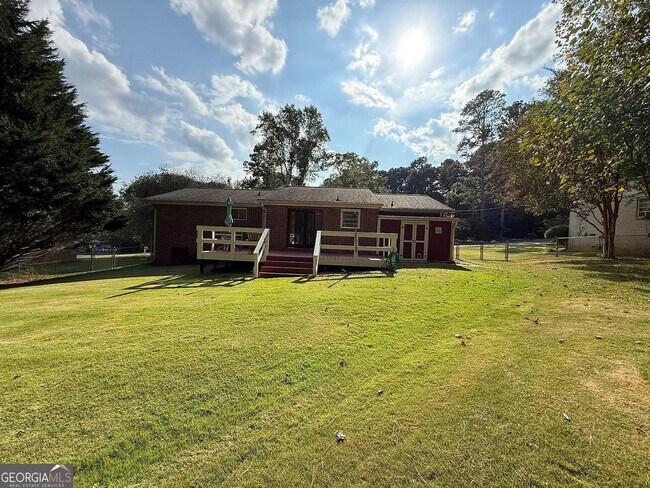 Building Photo - 849 Pineshadow Ln