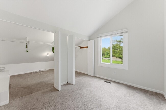 Building Photo - 15826 Farm Hill Dr