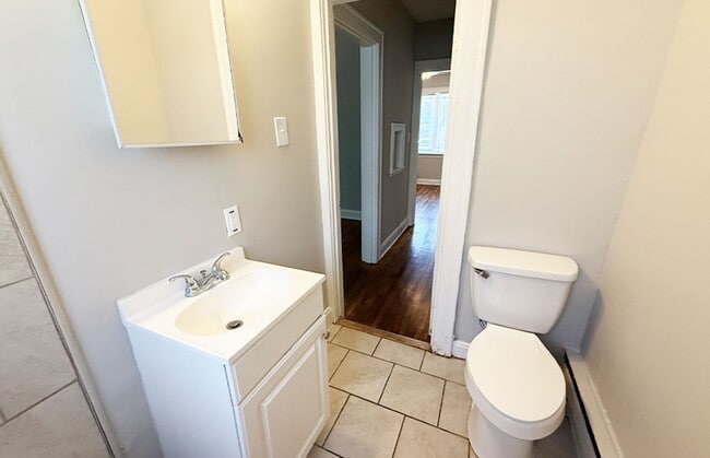 Building Photo - 415 Probasco St