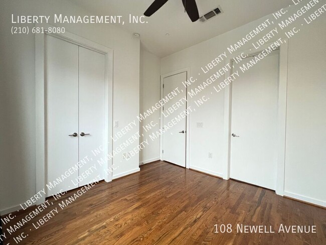 Building Photo - 2BR/3.5 bath rental townhouse near Pearl B...