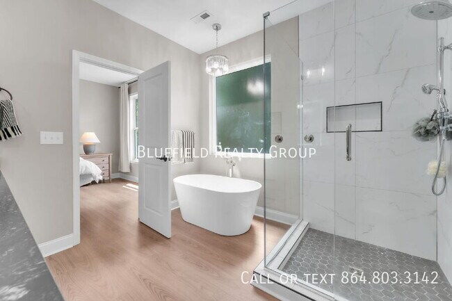 Building Photo - 713 Rockcliff St
