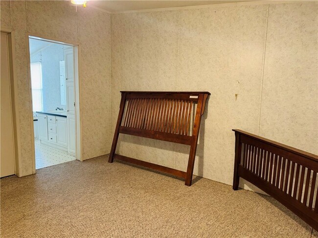 Building Photo - 5389 Riverview Dr