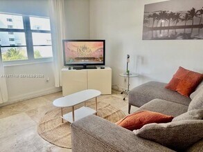 Building Photo - 100 Lincoln Rd