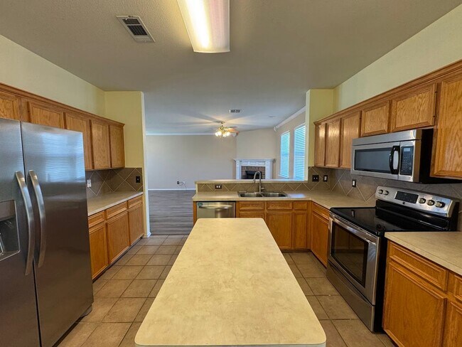 Building Photo - 217 Tepee Dr