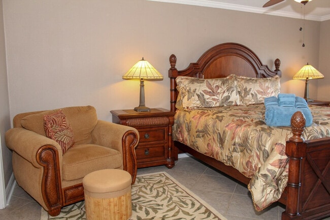 Building Photo - 2046 Beach Blvd