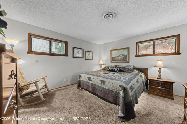 Building Photo - 119 Chaparral Dr