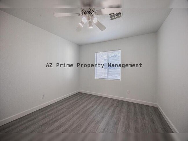 Building Photo - 2646 E Willetta St