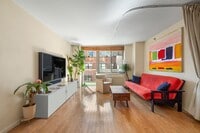 Building Photo - 520 W 23rd St
