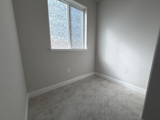 Building Photo - Beautiful 5 bedroom, 4 bathroom 2 story home in Rancho Cordova!!!