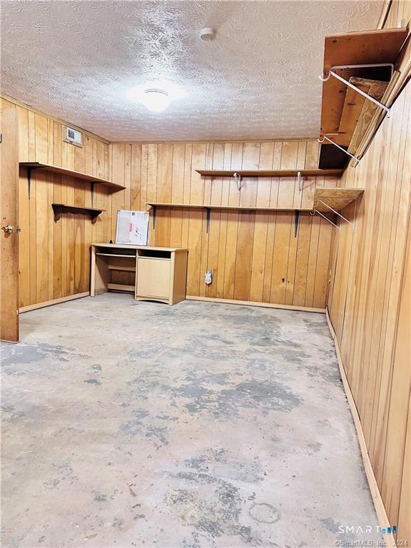 Building Photo - 80 Nicholas Dr