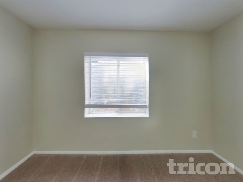 Building Photo - 565 Winebrook Way