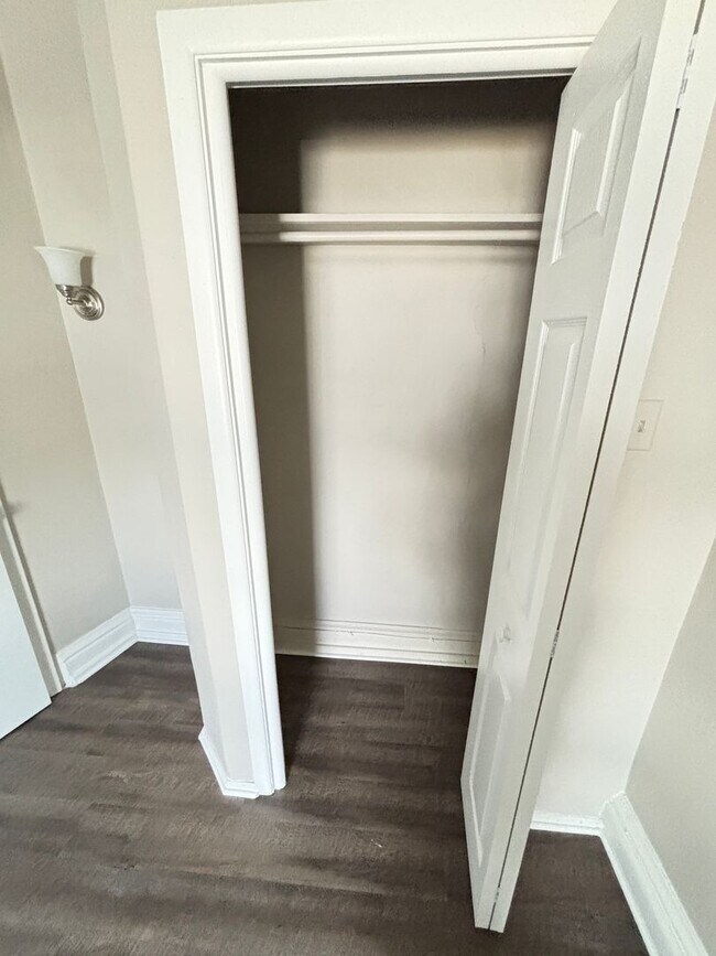 Building Photo - 2 BR Home Available in Catasauqua, PA